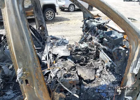 2022 Jeep Wagoneer Series Iii 4X2 from USA, damaged, VIN 1C4SJUDT2NS118113